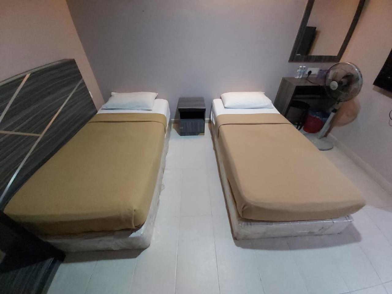 Al Huda Hotel Malacca Bagian luar foto
